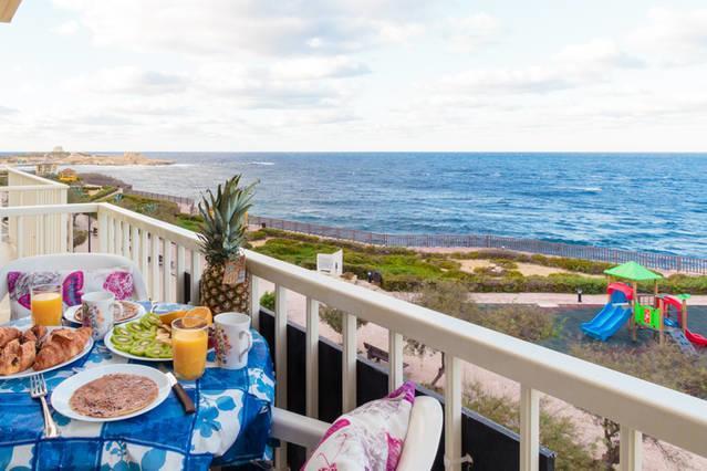 Bellavista - Comfortable Seafront With Central Heating - 3 Bedrooms, 2 Bathrooms Marsalforn